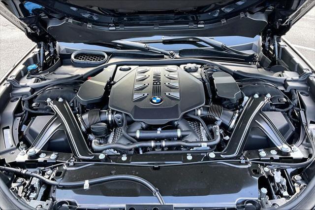 2026 BMW 760i - $127,558