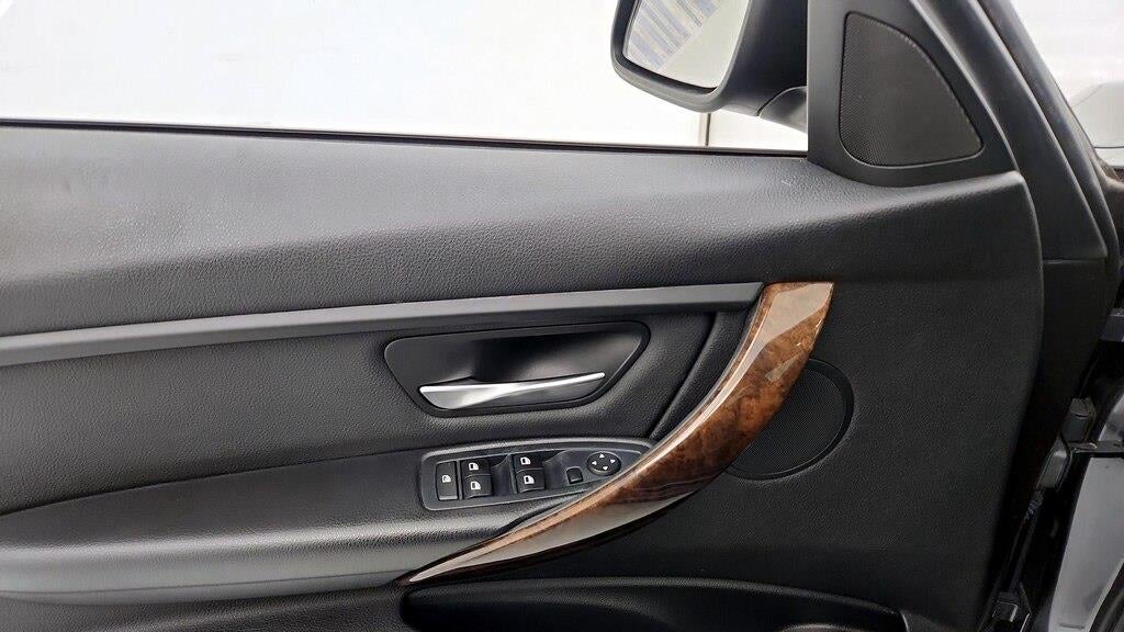 2015 BMW 3 Series 320i