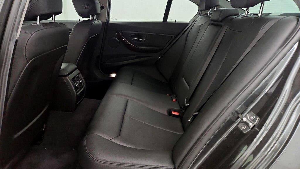 2015 BMW 3 Series 320i