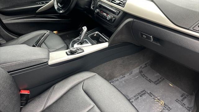 2015 BMW 3 Series 320i