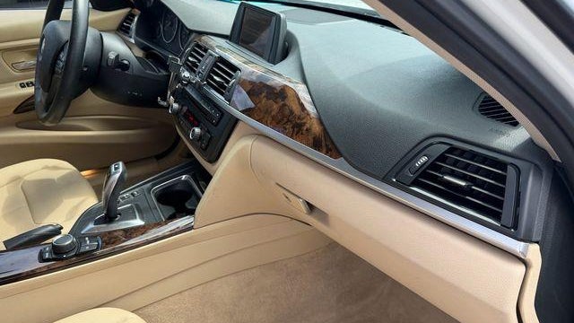 2015 BMW 3 Series 320i