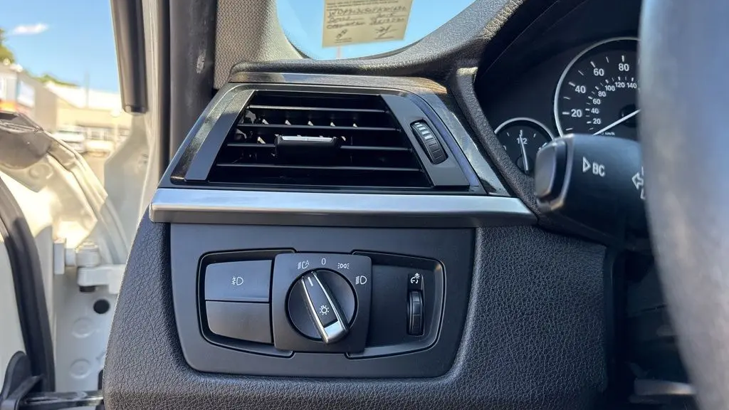 2015 BMW 3 Series 320i xDrive