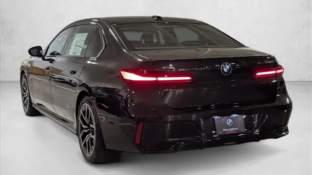 2026 BMW 7 Series 750e xDrive