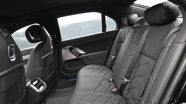 2026 BMW 7 Series 750e xDrive