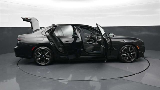 2026 BMW 7 Series 750e xDrive