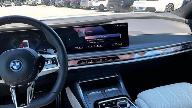 2025 BMW 7 Series 750e xDrive