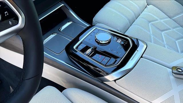 2025 BMW 7 Series 750e xDrive