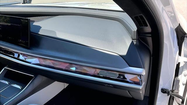 2025 BMW 7 Series 750e xDrive