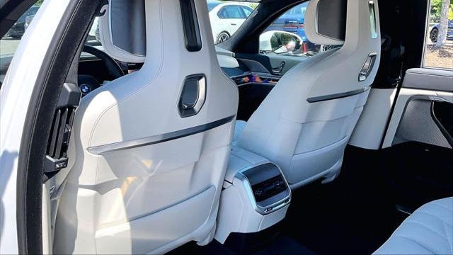 2025 BMW 7 Series 750e xDrive