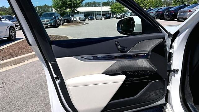 2025 BMW 7 Series 750e xDrive