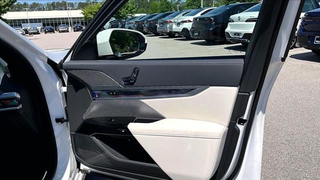 2025 BMW 7 Series 750e xDrive