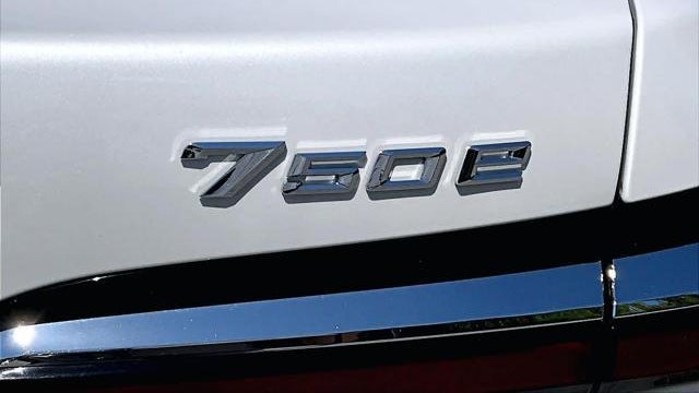 2025 BMW 7 Series 750e xDrive