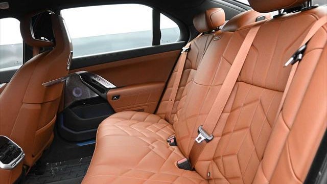 2025 BMW 7 Series 750e xDrive