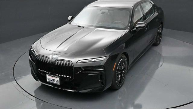 2025 BMW 7 Series 750e xDrive