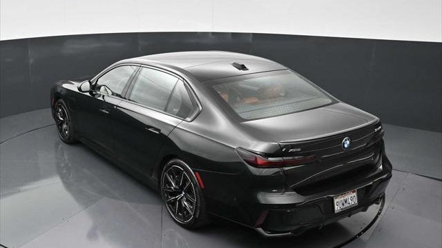 2025 BMW 7 Series 750e xDrive