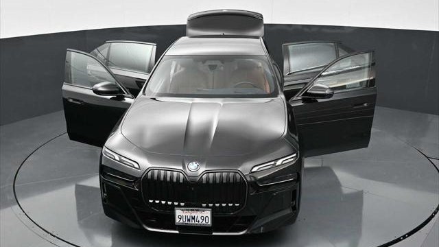 2025 BMW 7 Series 750e xDrive