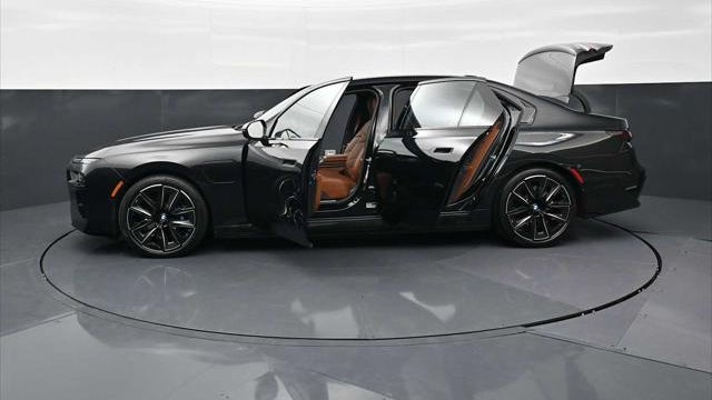 2025 BMW 7 Series 750e xDrive
