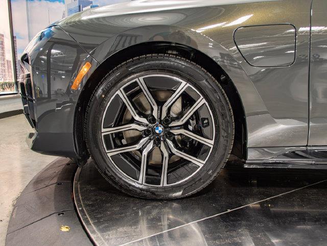 2026 BMW 750e - $111,899