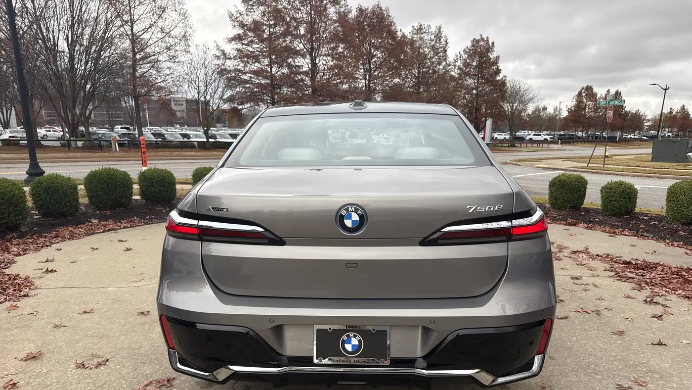 2026 BMW 7 Series 750e xDrive