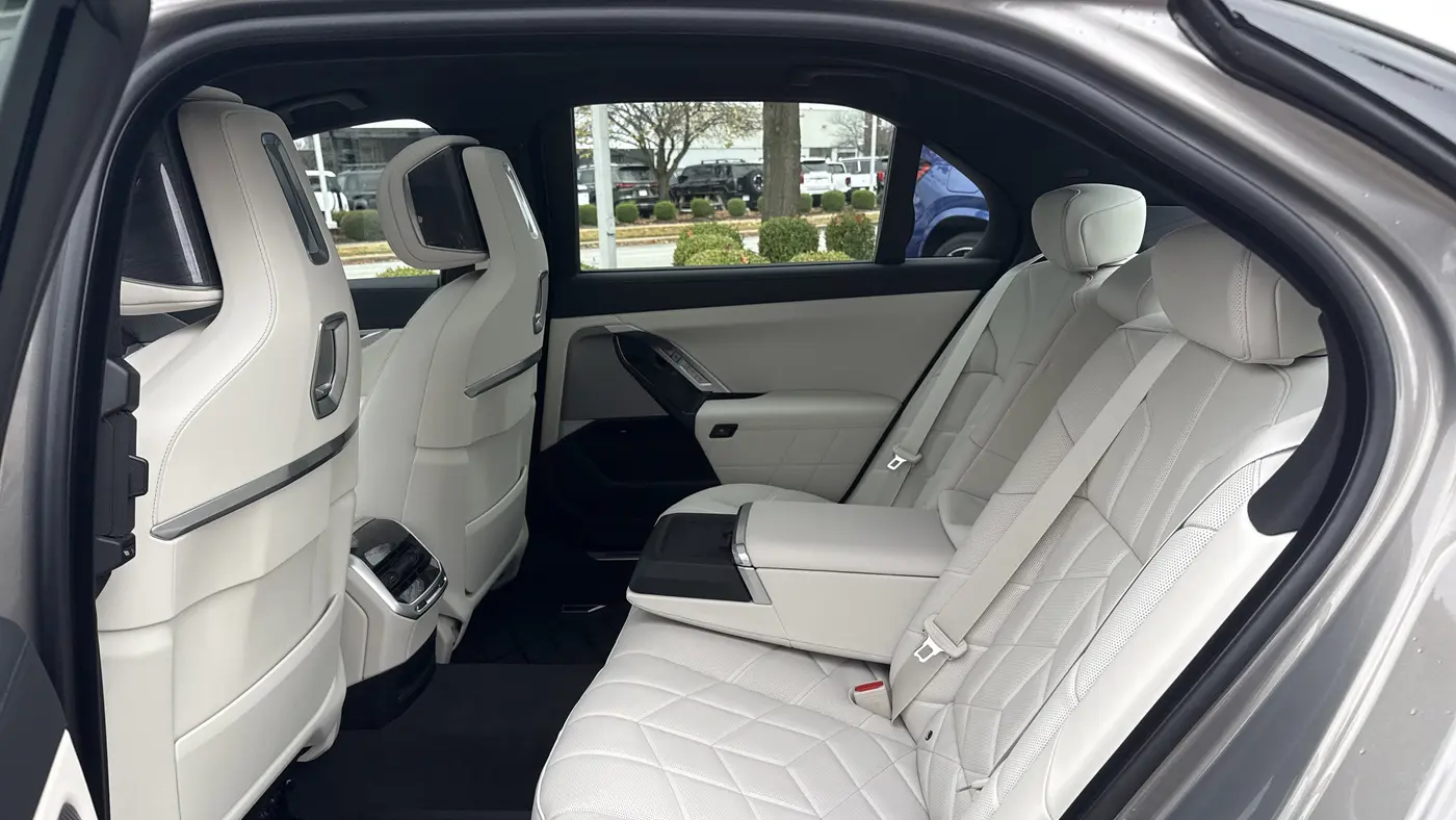 2026 BMW 7 Series 750e xDrive