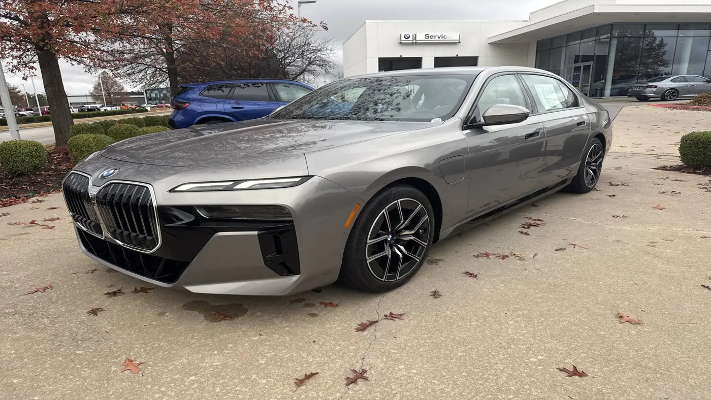 Preowned 2026 BMW 7 Series 750e xDrive for Sale