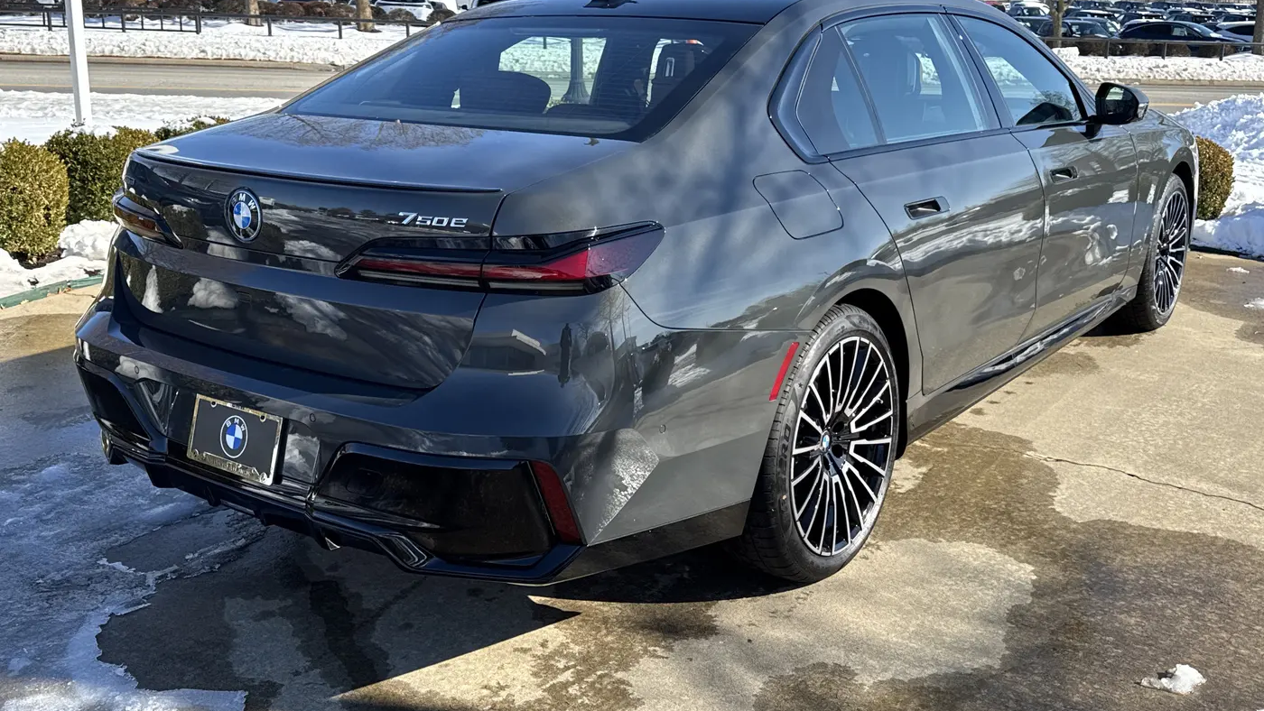 2026 BMW 7 Series 750e xDrive