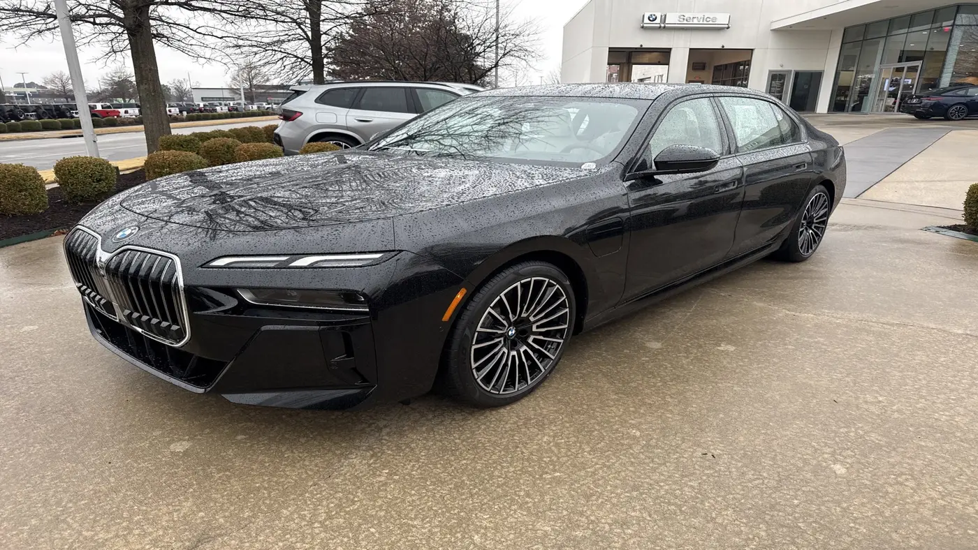Preowned 2026 BMW 7 Series 750e xDrive for Sale