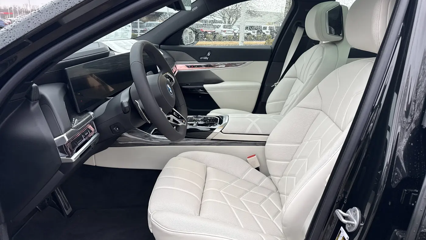 2026 BMW 7 Series 750e xDrive