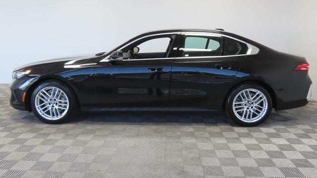 2024 BMW 5 Series 530i