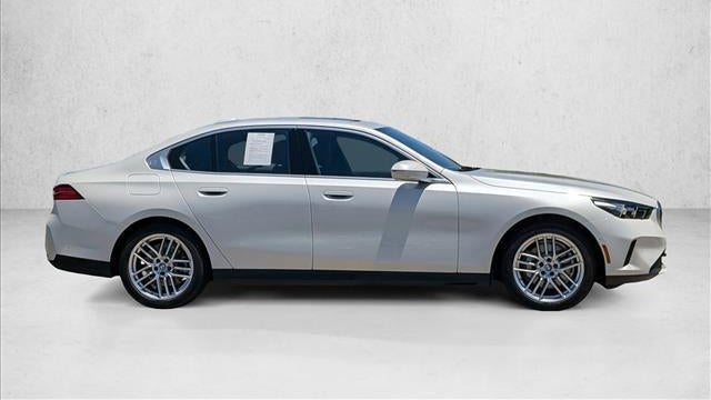 2025 BMW 5 Series 530i