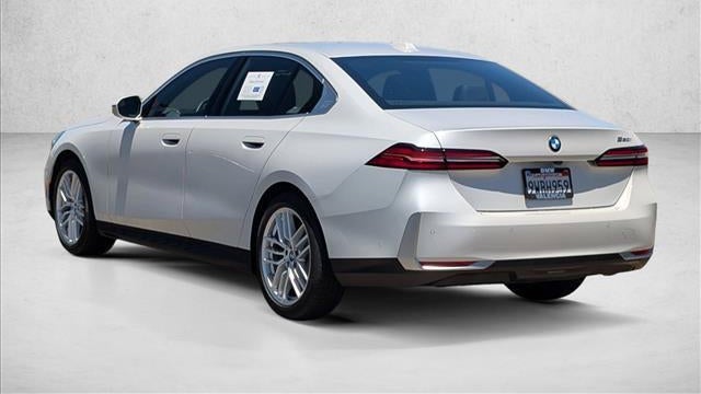 2025 BMW 5 Series 530i