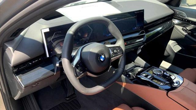 2026 BMW 5 Series 530i