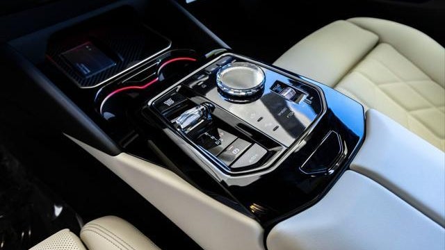 2027 BMW 5 Series 530i