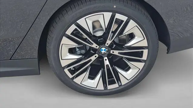 2026 BMW 5 Series 530i