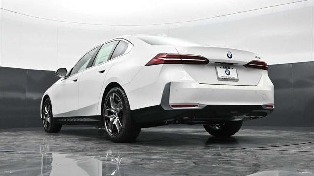 2026 BMW 5 Series 530i