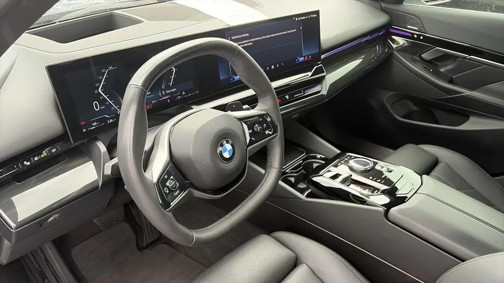 2024 BMW 5 Series 530i