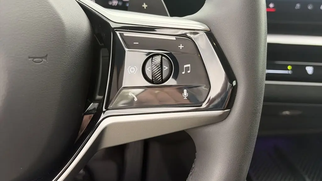2024 BMW 5 Series 530i