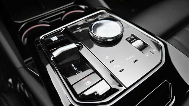 2026 BMW 5 Series 530i
