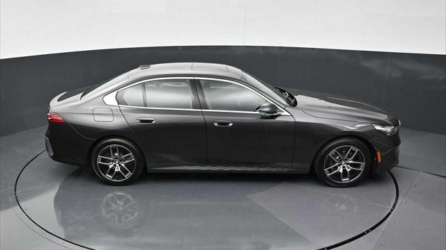 2026 BMW 5 Series 530i
