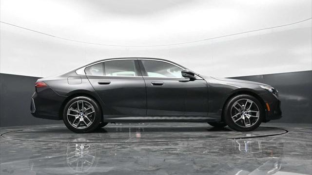 2026 BMW 5 Series 530i