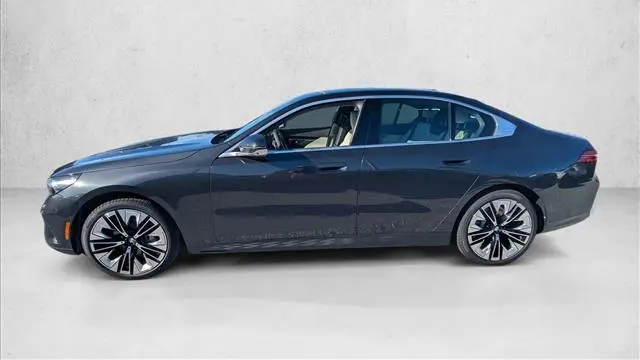 2026 BMW 5 Series 530i