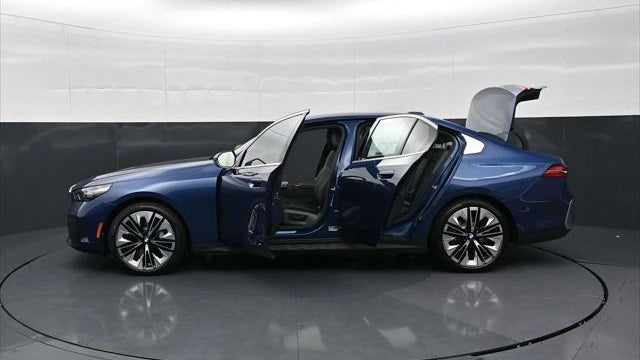 2027 BMW 5 Series 530i
