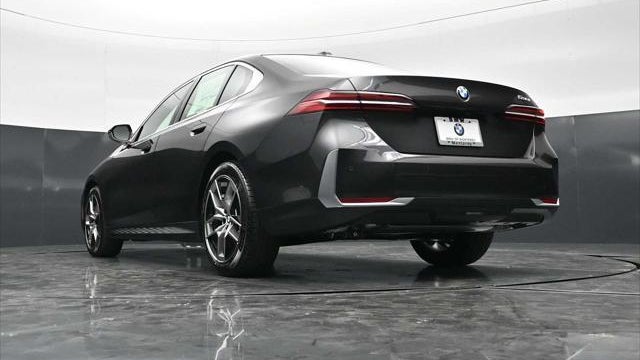 2026 BMW 5 Series 530i