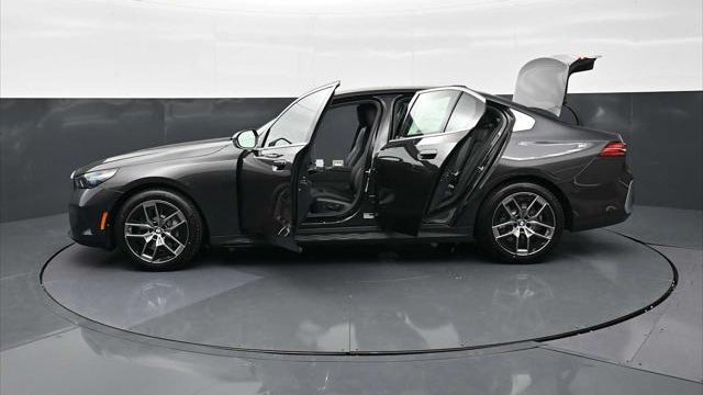 2026 BMW 5 Series 530i