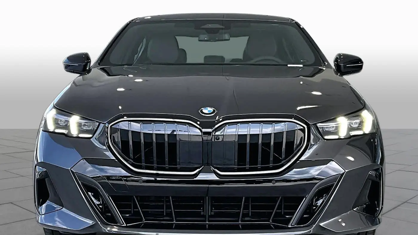 2027 BMW 5 Series 530i