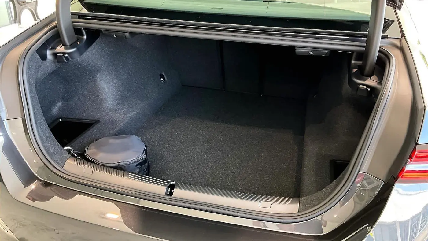 2027 BMW 5 Series 530i