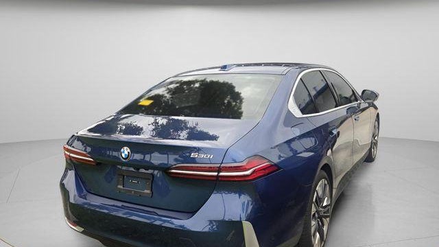 2024 BMW 5 Series 530i