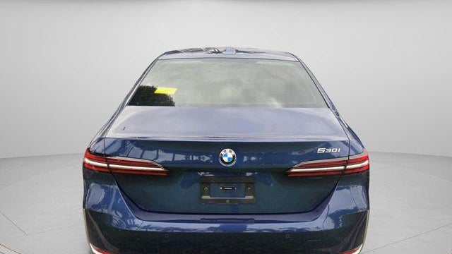 2024 BMW 5 Series 530i