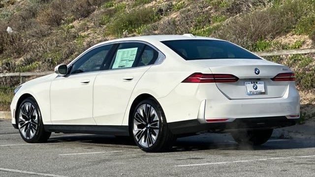 2026 BMW 5 Series 530i