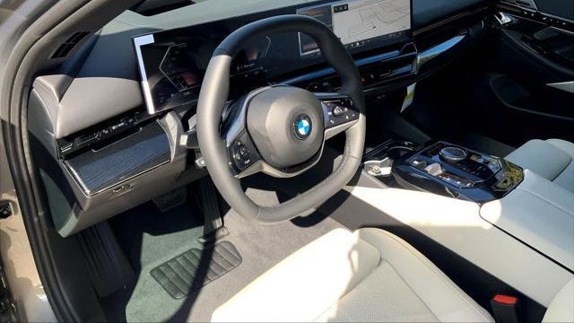 2026 BMW 5 Series 530i